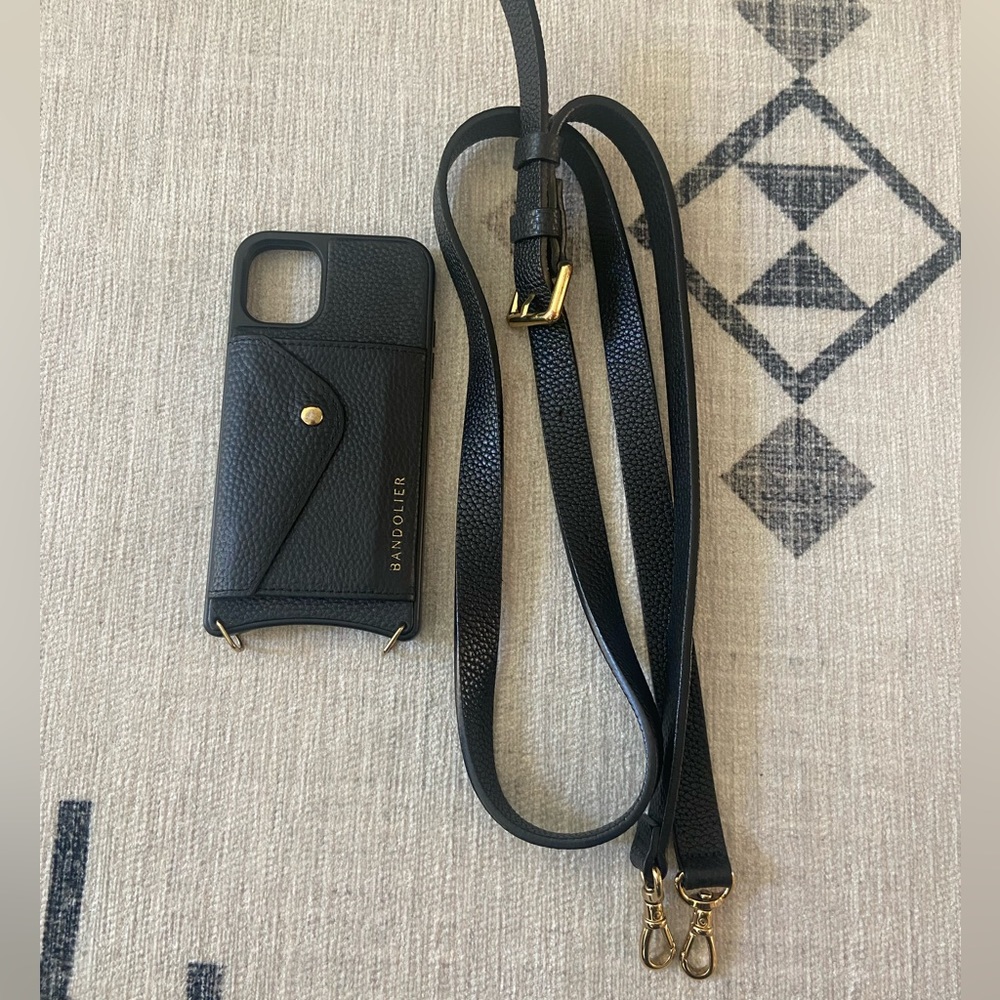 Bandolier Hailey IPhone 11